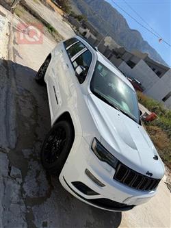 جیپ گراند شیرۆکی